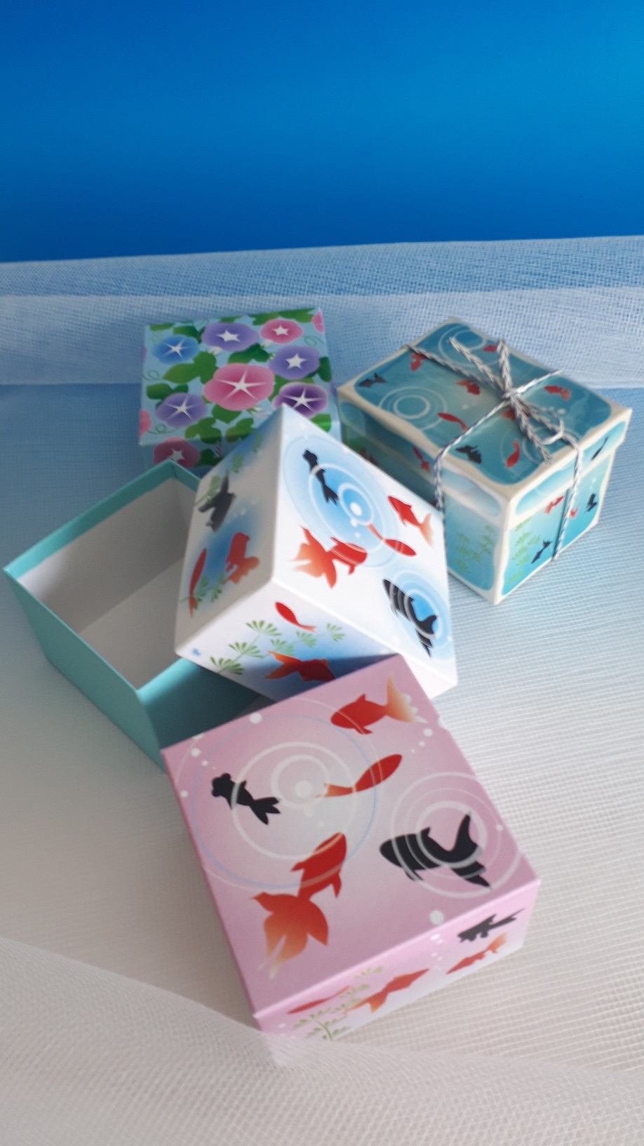 気持ちは晴れ晴れと！ 洋菓子 パッケージ 化粧箱 包装資材 菓子 オリジナルデザイン